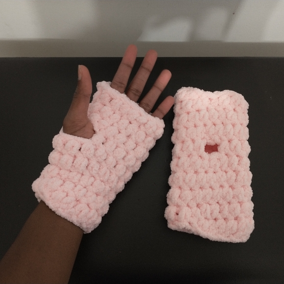 JFaith Designs - handmade Accessories - Light Pink Chenille (SO SOFT) Fingerless Gloves